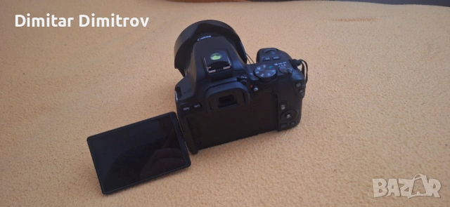 Фотоапарат Canon EOS 250D, снимка 4 - Фотоапарати - 53098590