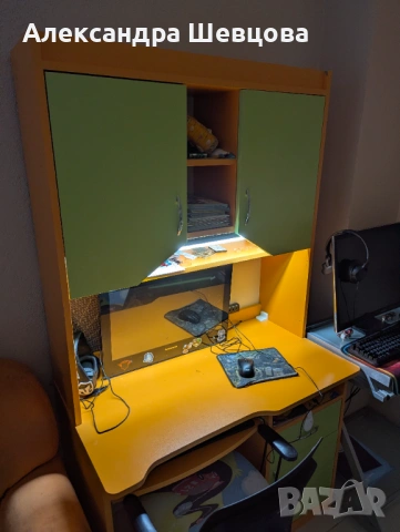 Ученическо бюро с надстройка, снимка 3 - Мебели за детската стая - 53445319