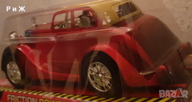 Ретро кола- червен цвят., снимка 2 - Коли, камиони, мотори, писти - 36713844