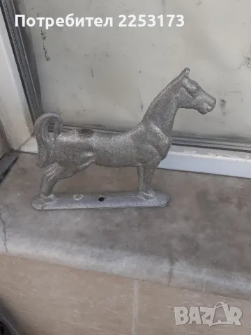 Стара фигура кон от алуминий, снимка 1