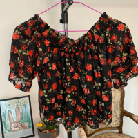 Дамска блуза в размер S/М, снимка 1 - Корсети, бюстиета, топове - 44922565