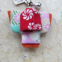 Текстилен ключодържател-кимоно от Япония, снимка 1 - Колекции - 43259270