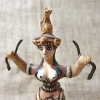 Порцеланова фигура на божество, снимка 2 - Антикварни и старинни предмети - 44002211