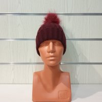 Нова зимна дамска шапка бордо с помпон/пух, снимка 9 - Шапки - 35512621