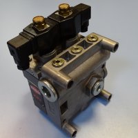 Пневматичен разпределител за преси HERION XSZ 20 press safety valve 24VDC 2/8Bar, снимка 4 - Резервни части за машини - 43986472