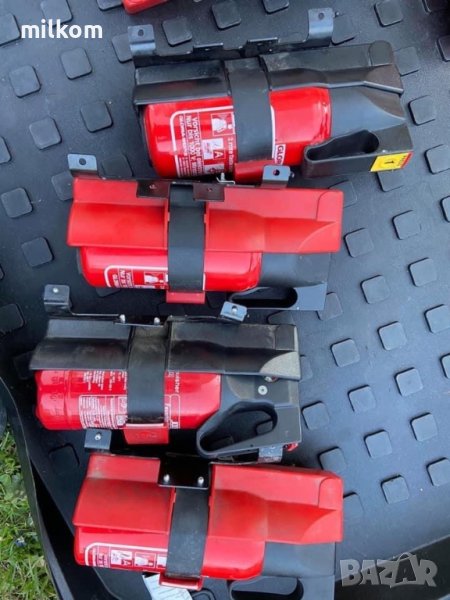 Немски комплект пожарогасител Gloria със стойка и кутия за мерцедес бенц и други марки и модели, снимка 1