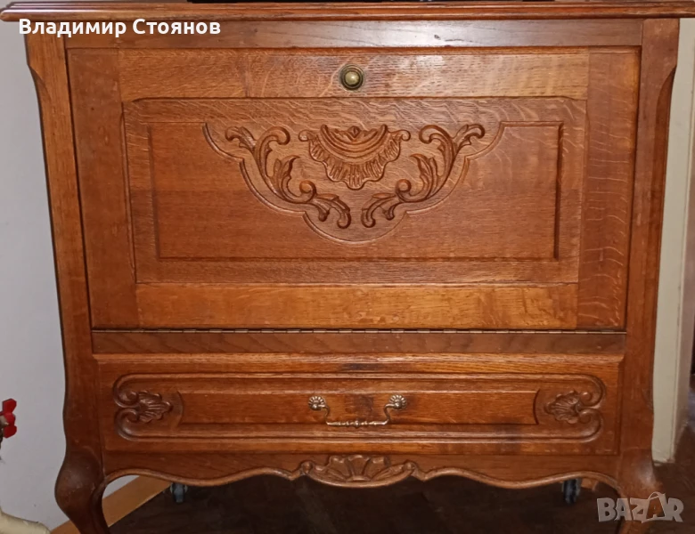 Дървен шкаф на колела (дърворезба), снимка 1