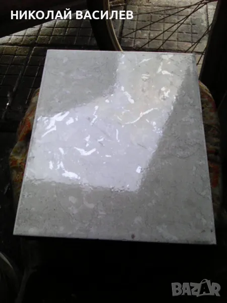 Плочки   25   см  .  на   20  см  . св  .  зелени   с  бронзови   петна  и  2  фриза  . ., снимка 1