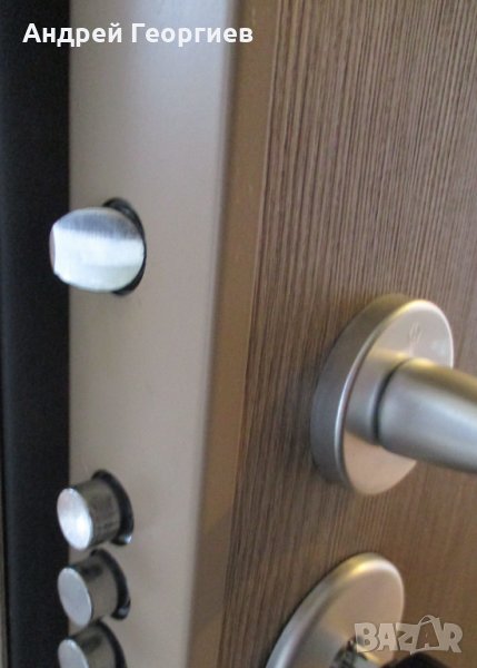 Ремонт на Метални и Блиндирани Входни Врати на Апартамент или Къща, снимка 1
