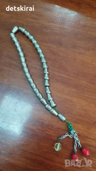 сребриста броеница , снимка 1