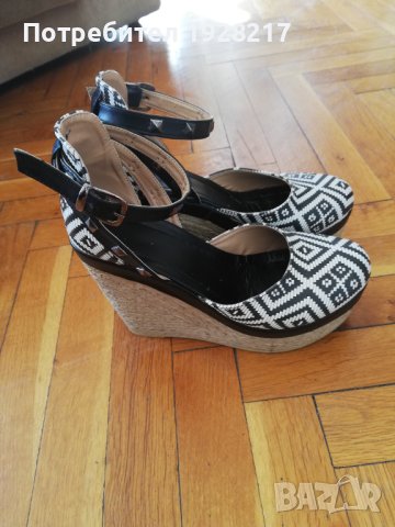 Обувки на платформа, снимка 2 - Дамски обувки на ток - 40571772