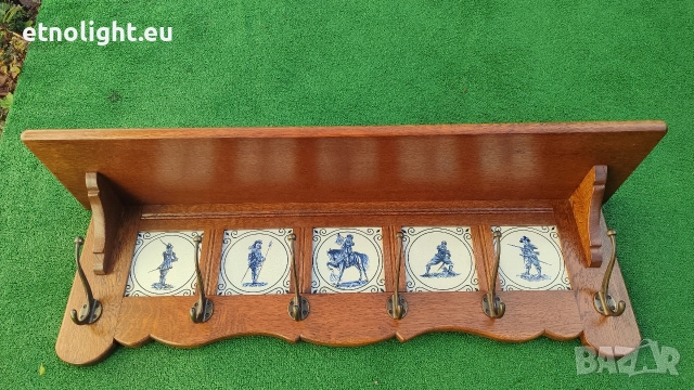Уникална масивна дъбова закачалка с рафт отгоре и порцеланови плочки , снимка 2 - Закачалки - 52805904
