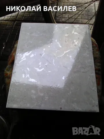 Плочки   25   см  .  на   20  см  . св  .  зелени   с  бронзови   петна  и  2  фриза  . ., снимка 1