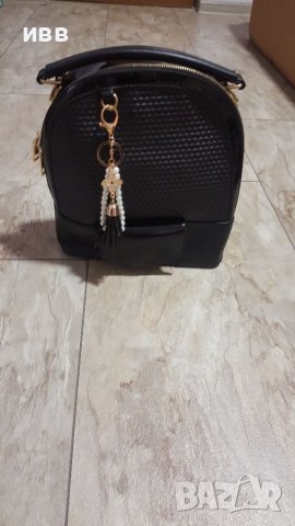 Намалена на 45лв Нова чанта етс.кожа и лак с дълга дръжка, снимка 1 - Чанти - 43006723