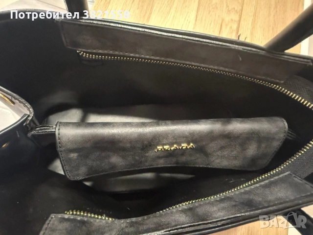 Оригинална дамска чанта PRADA, снимка 2 - Чанти - 52375792