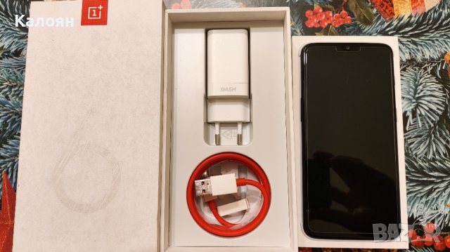 OnePlus 6T с кутия, зарядно, стъклен протектор и два калъфа, снимка 1 - Други - 43839140