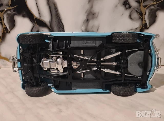 Колекционерски метален модел 1957 Chevrolet Corvette мащаб 1:18, снимка 9 - Колекции - 53394754