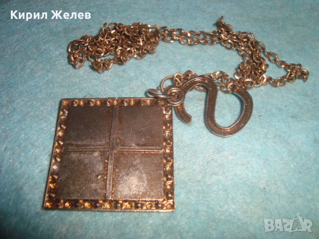 ИНТЕРЕСЕН ЗЛАТИСТ МОДЕН МЕДАЛЬОН с БУКВА и СИНДЖИРЧЕ ВЕРИЖКА 73971, снимка 3 - Колиета, медальони, синджири - 35364084
