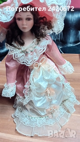порцеланова колекционерска кукла