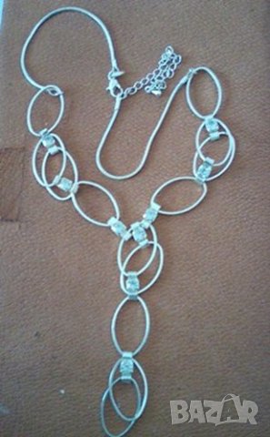 Комплект колие и обеци Avon, снимка 2 - Бижутерийни комплекти - 28578139