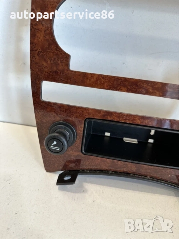 Облицовка около скоростния лост за Jeep Grand Cherokee 3.0 Crd (2007) X25032101, снимка 2 - Части - 53522173