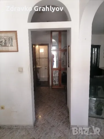 Дава се под наем просторен тристаен апартамент 130 м2 чиста площ до Римската стена, снимка 14 - Апартаменти - 49414968