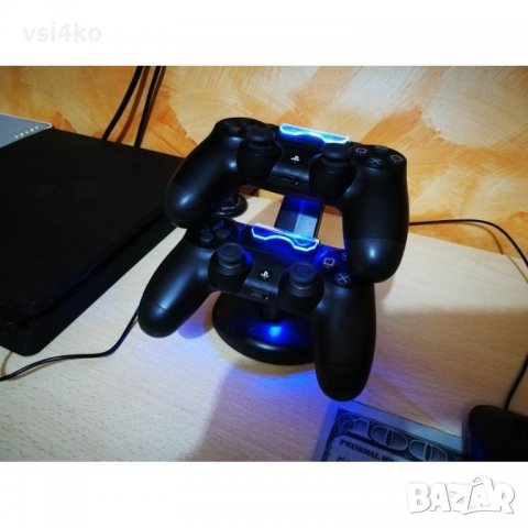 Стойка и зарядно за PS4 джойстици, снимка 4 - Аксесоари - 34677210