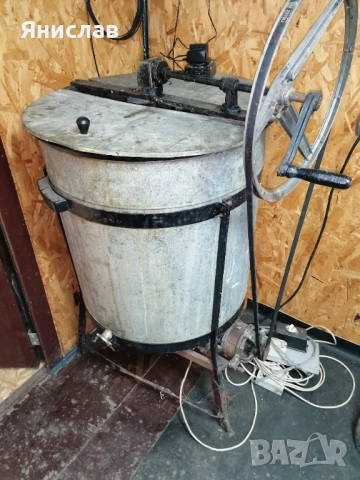 Центрофуга  за мед