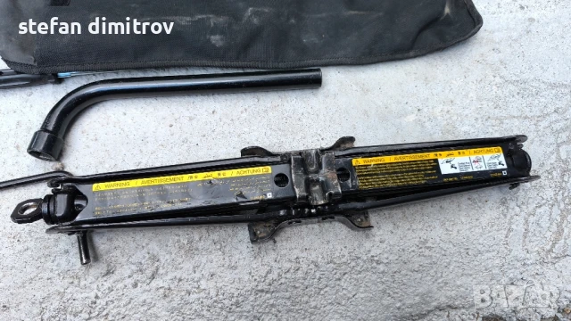 Kрик и ключ за джанти за Opel Zafira B ,Astra ,Saab 9-5