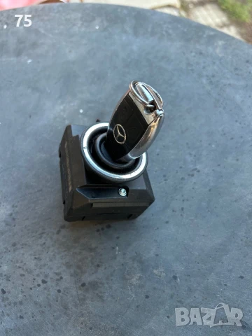 Гълтач с ключ - Mercedes C(w204), снимка 2 - Части - 51420667