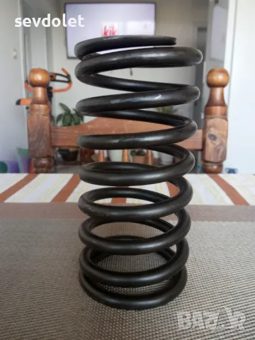 Продавам пружина.Нова.Размерите са на снимките.