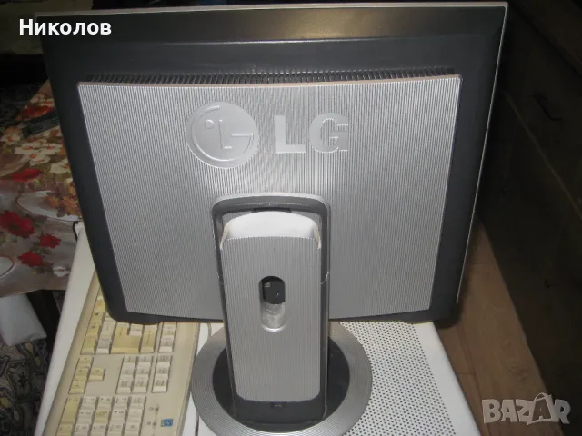 Монитор 19 ка LG, снимка 3 - Монитори - 49186326
