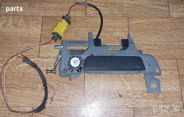 Дясна Външна Дръжка БМВ Е36 Компакт - 51211960801, снимка 2 - Части - 52933211