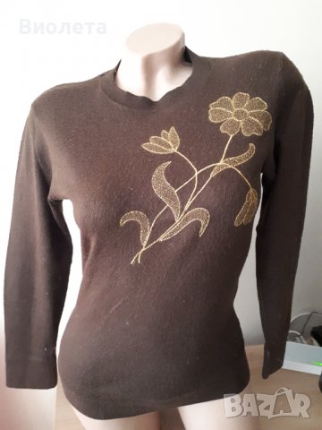 Пуловери и блузи