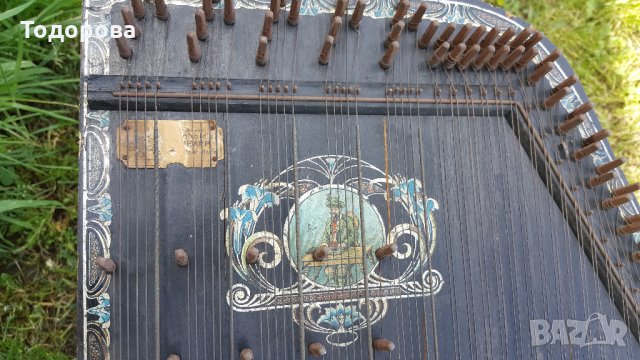 Старинен струнен музикален инструмент, снимка 2 - Струнни инструменти - 32978151