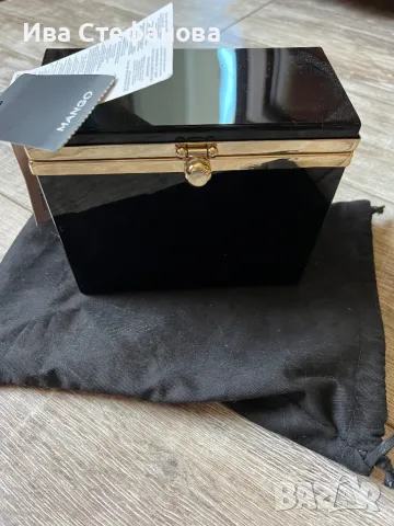 Уникално ново елегантно официално парти черно огледално куфарче чанта Манго  Mango етикет , снимка 3 - Чанти - 47322103