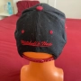 Баскетболна шапка Miami Heat Mitchell & Ness HWC NBA в червено-черно , снимка 2
