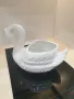 Порцеланова фигура кашпа лебед, снимка 1