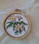 малък  гоблен с кръгла рамка 8 см, снимка 2