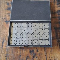 домино игра, метални плочки в метална кутия уникат, снимка 1 - Колекции - 43255402