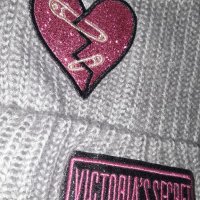 Оригинална зимна шапка Victoria's Secret , снимка 2 - Шапки - 39441673