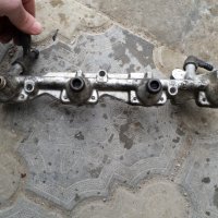 Дюзи + шина - релса за Форд Фокус - FORD FOCUS 2.0 2001 INJECTORS 0280155819, снимка 4 - Части - 26385636