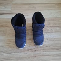 Продавам детски зимни обувки Puma, снимка 2 - Детски боти и ботуши - 43807213