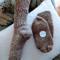 Ръчно плетени мъжки чорапи от вълна размер 39, снимка 1 - Мъжки чорапи - 39737634