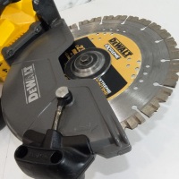 Dewalt DCS690 54V XR FlexVolt - 230 мм Дискова резачка / Фугорез, снимка 8 - Други инструменти - 44872007