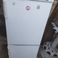 Продавам хладилник с фризер , снимка 1 - Хладилници - 44094265
