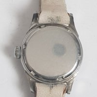 Дамски механичен часовник Tissot, снимка 4 - Антикварни и старинни предмети - 34932426