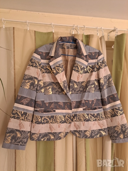 Елегантно декоративно сако с флорални мотиви – размер 50, снимка 1