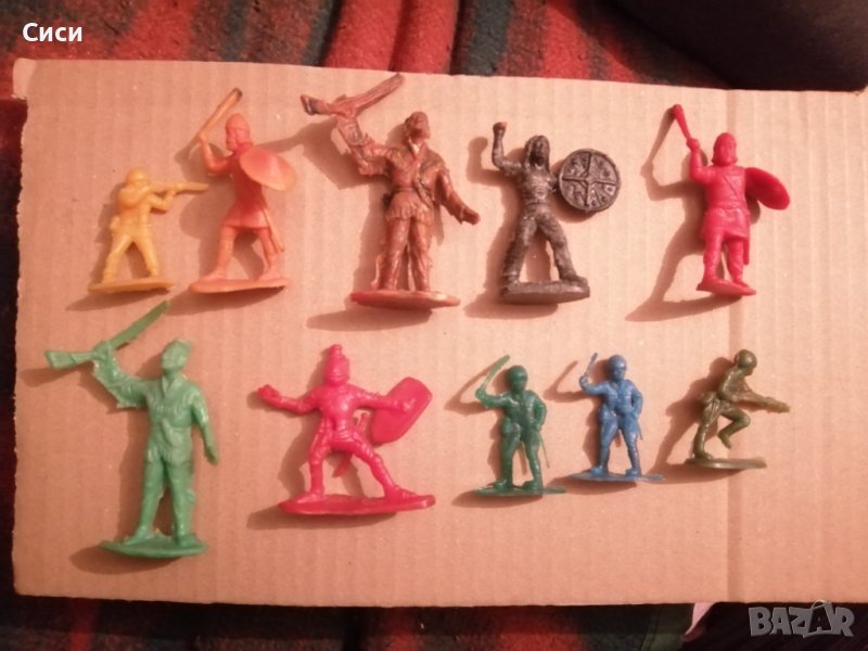 Различни войници, снимка 1