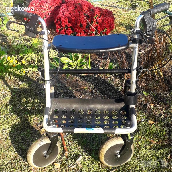 Четириколесна проходилка за раздвижване възстановяване ролатор, снимка 1